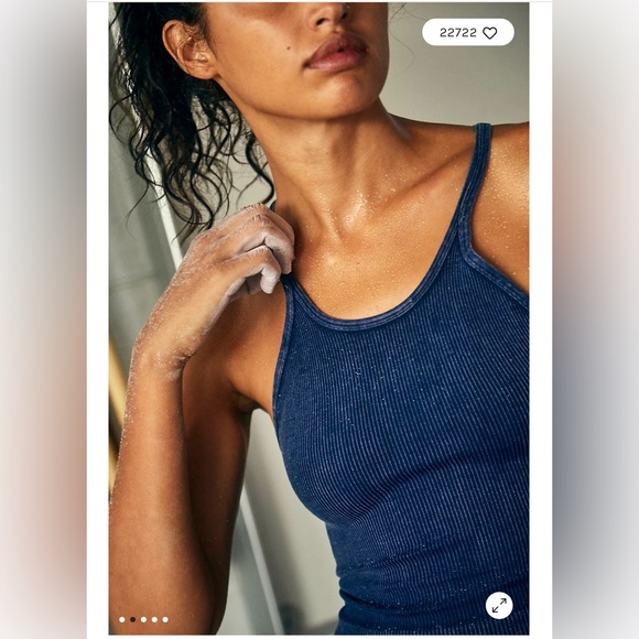 Free People Happiness Runs Long Crop Tank in Vintage Navy M/L - Picture 3 of 6